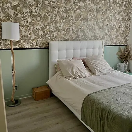 Cozy Avec Piscine Apartment